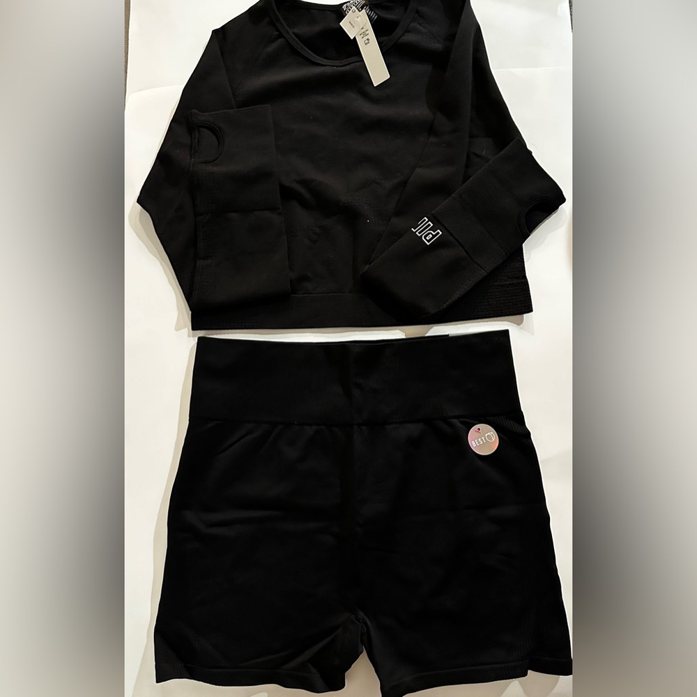 Victoria Secret short/crop long sleeve set